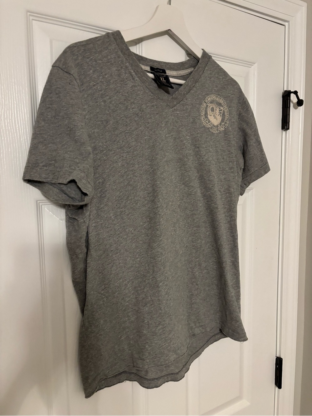 Vintage Abercrombie & Fitch Men's Heather Gray V-Neck Tee